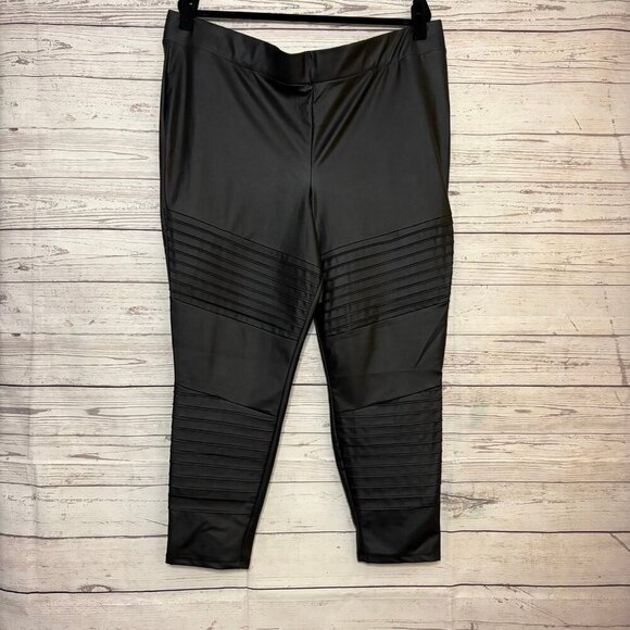 Torrid Faux Leather Legging Size 4 - Picture 1 of 5